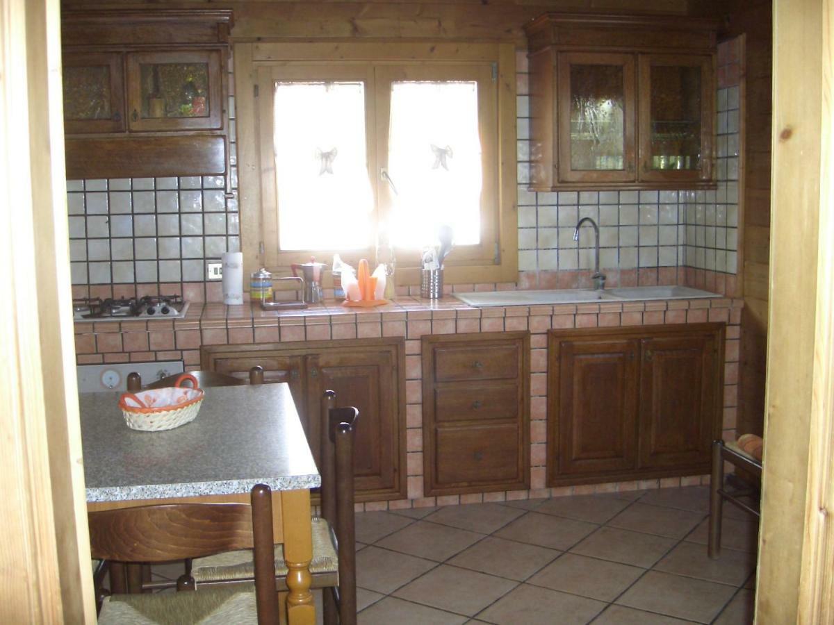 Chalet L Oasi Di Ambra 8 Posti Letto Con Uso Piscina Ardea Zewnętrze zdjęcie