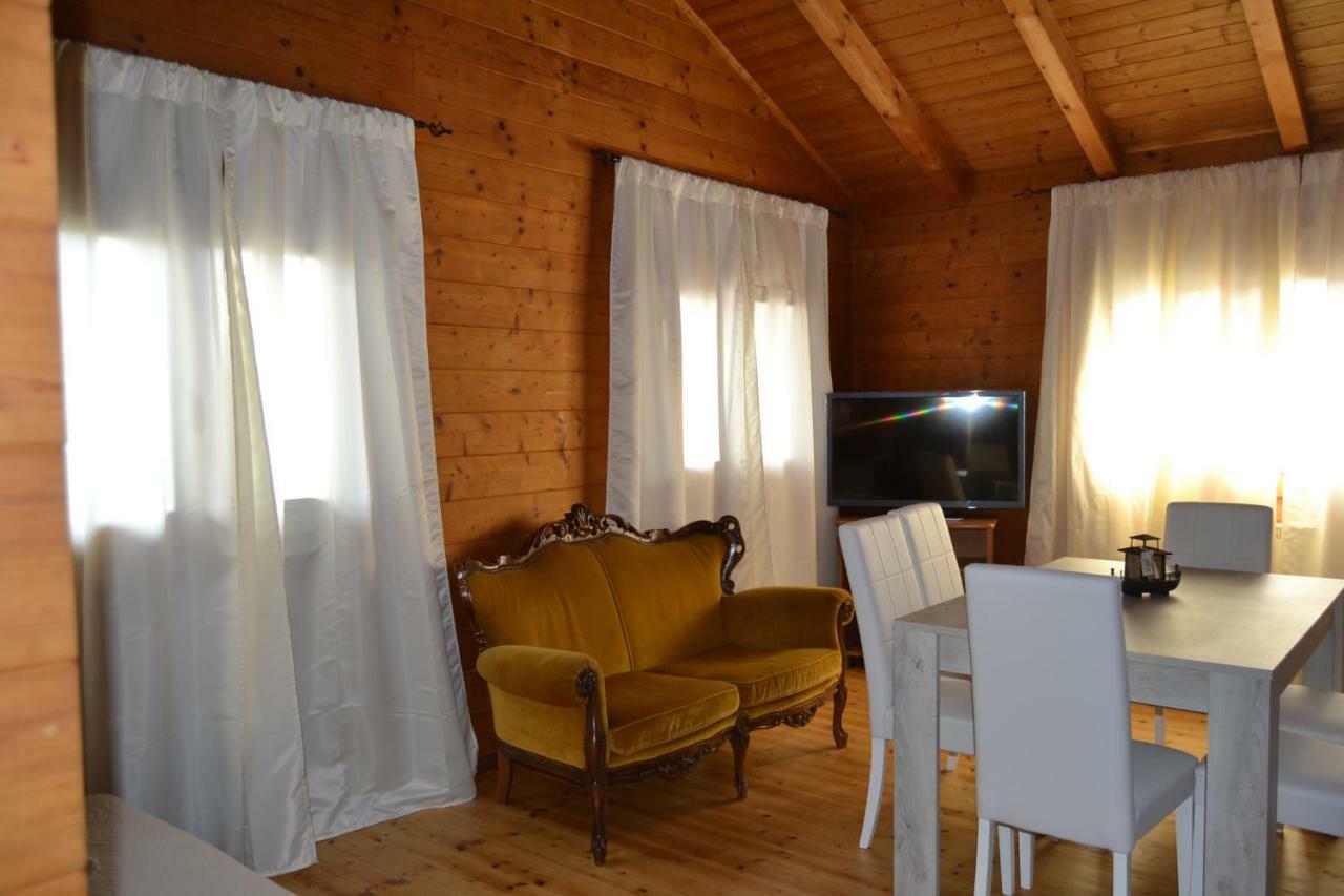 Chalet L Oasi Di Ambra 8 Posti Letto Con Uso Piscina Ardea Zewnętrze zdjęcie