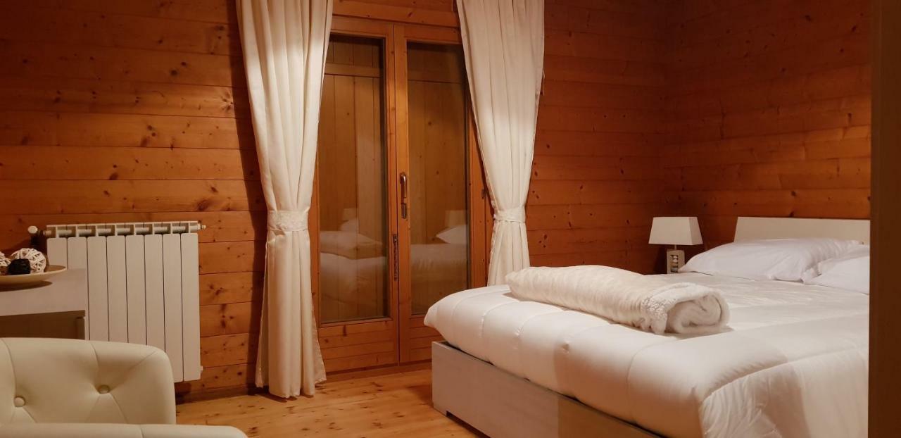Chalet L Oasi Di Ambra 8 Posti Letto Con Uso Piscina Ardea Zewnętrze zdjęcie