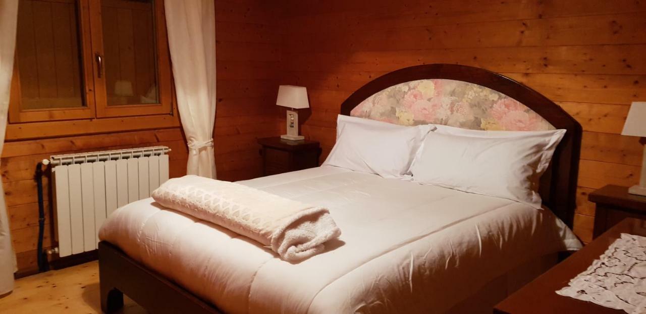 Chalet L Oasi Di Ambra 8 Posti Letto Con Uso Piscina Ardea Zewnętrze zdjęcie