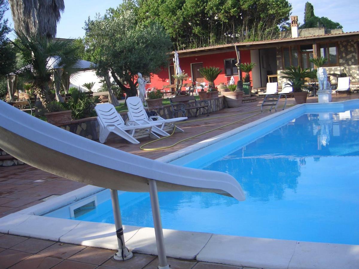 Chalet L Oasi Di Ambra 8 Posti Letto Con Uso Piscina Ardea Zewnętrze zdjęcie