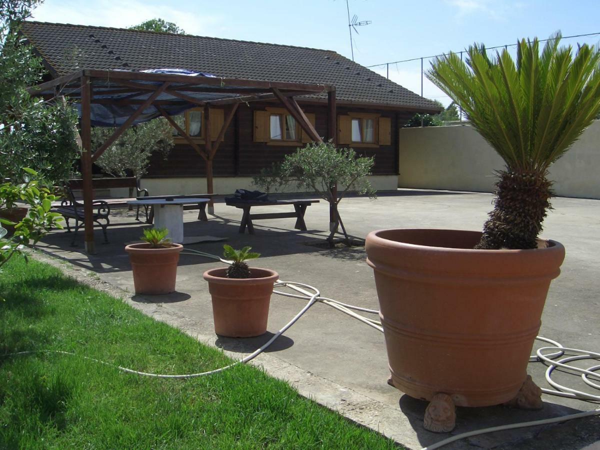 Chalet L Oasi Di Ambra 8 Posti Letto Con Uso Piscina Ardea Zewnętrze zdjęcie